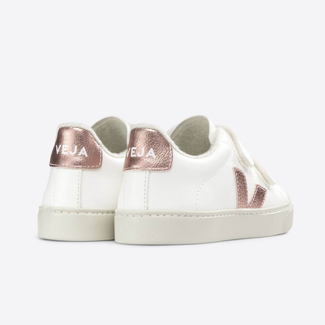 Veja white shops pink